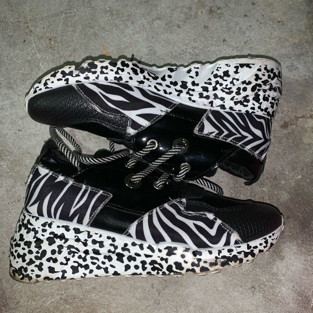 zebra/polka trainers